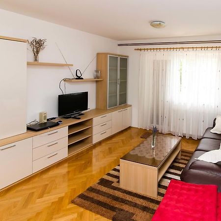 Apartment Peran Шибеник Экстерьер фото