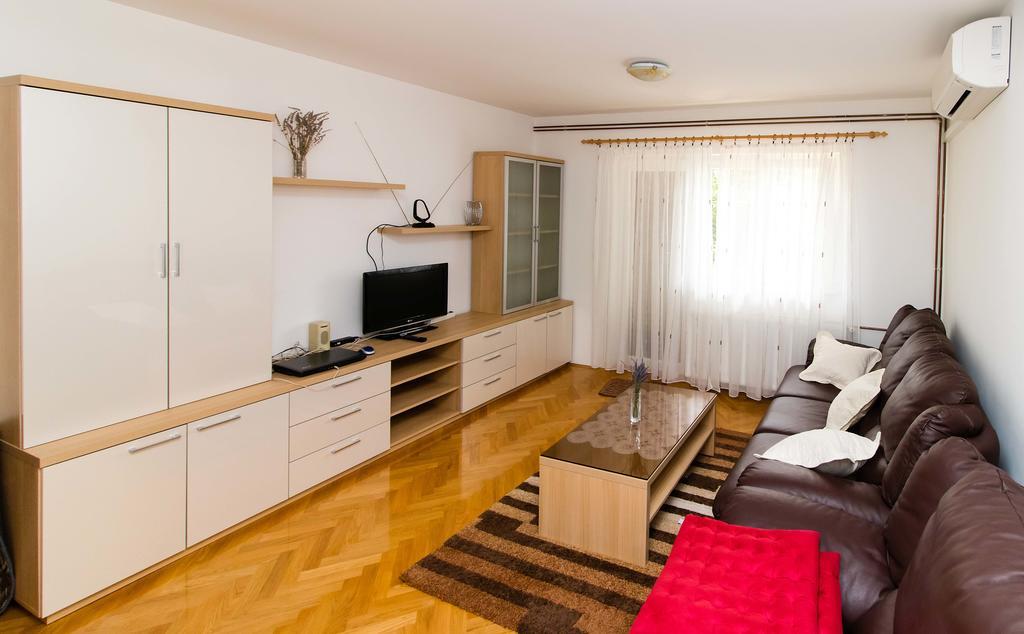 Apartment Peran Шибеник Экстерьер фото